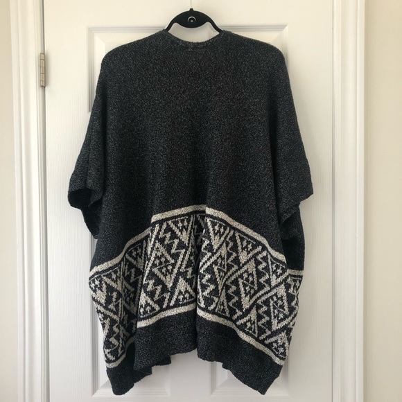 Aritzia Community Cape XS/S - Picture 2 of 3